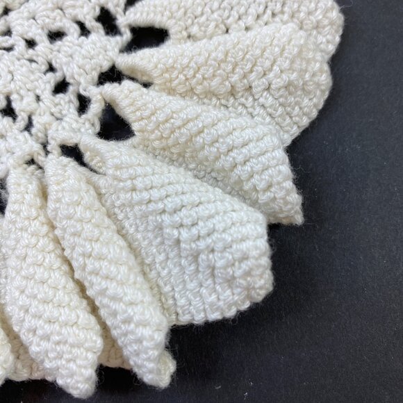 Set of 3 Vintage Handmade Beige Crochet Square Floral Coasters - Picture 9 of 11